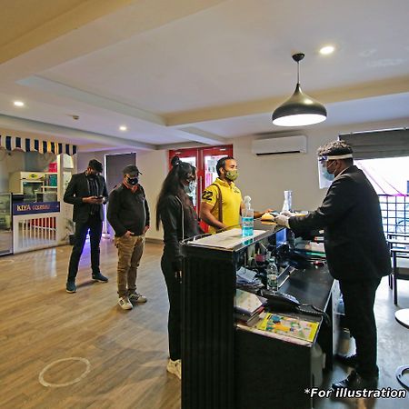 נוידה Townhouse Sector 49 Near Logix City Centre מראה חיצוני תמונה