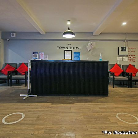 נוידה Townhouse Sector 49 Near Logix City Centre מראה חיצוני תמונה