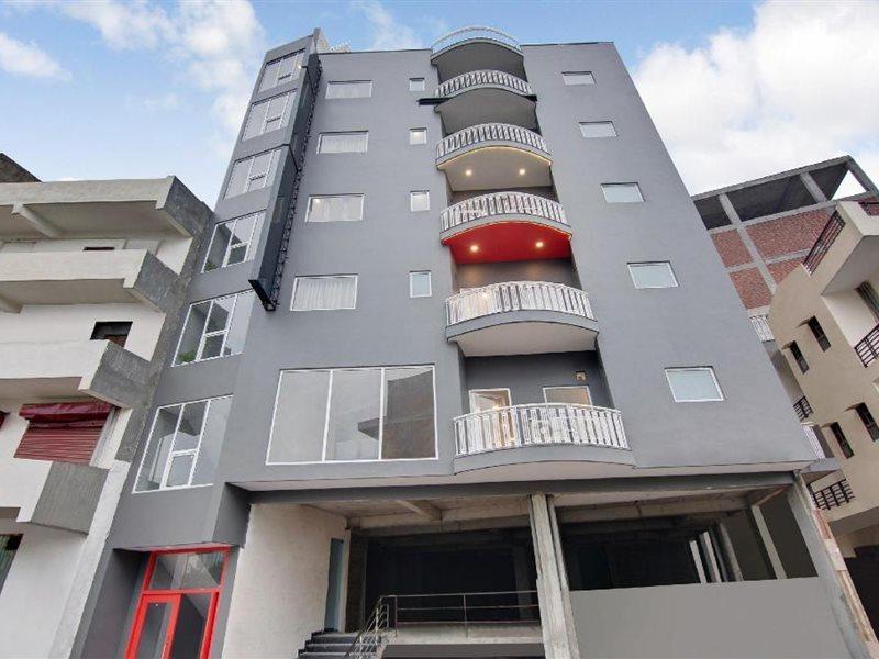 נוידה Townhouse Sector 49 Near Logix City Centre מראה חיצוני תמונה