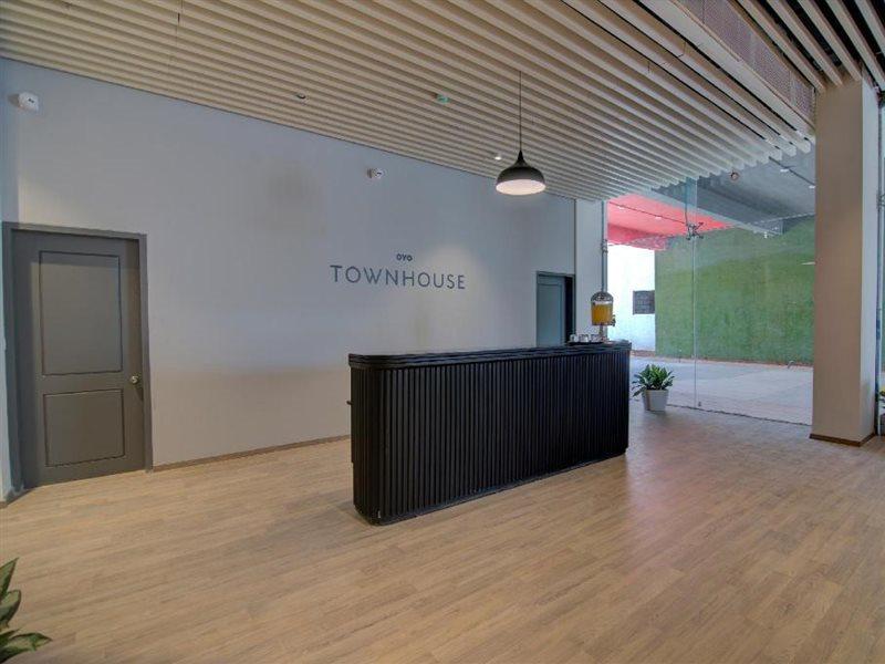 נוידה Townhouse Sector 49 Near Logix City Centre מראה חיצוני תמונה