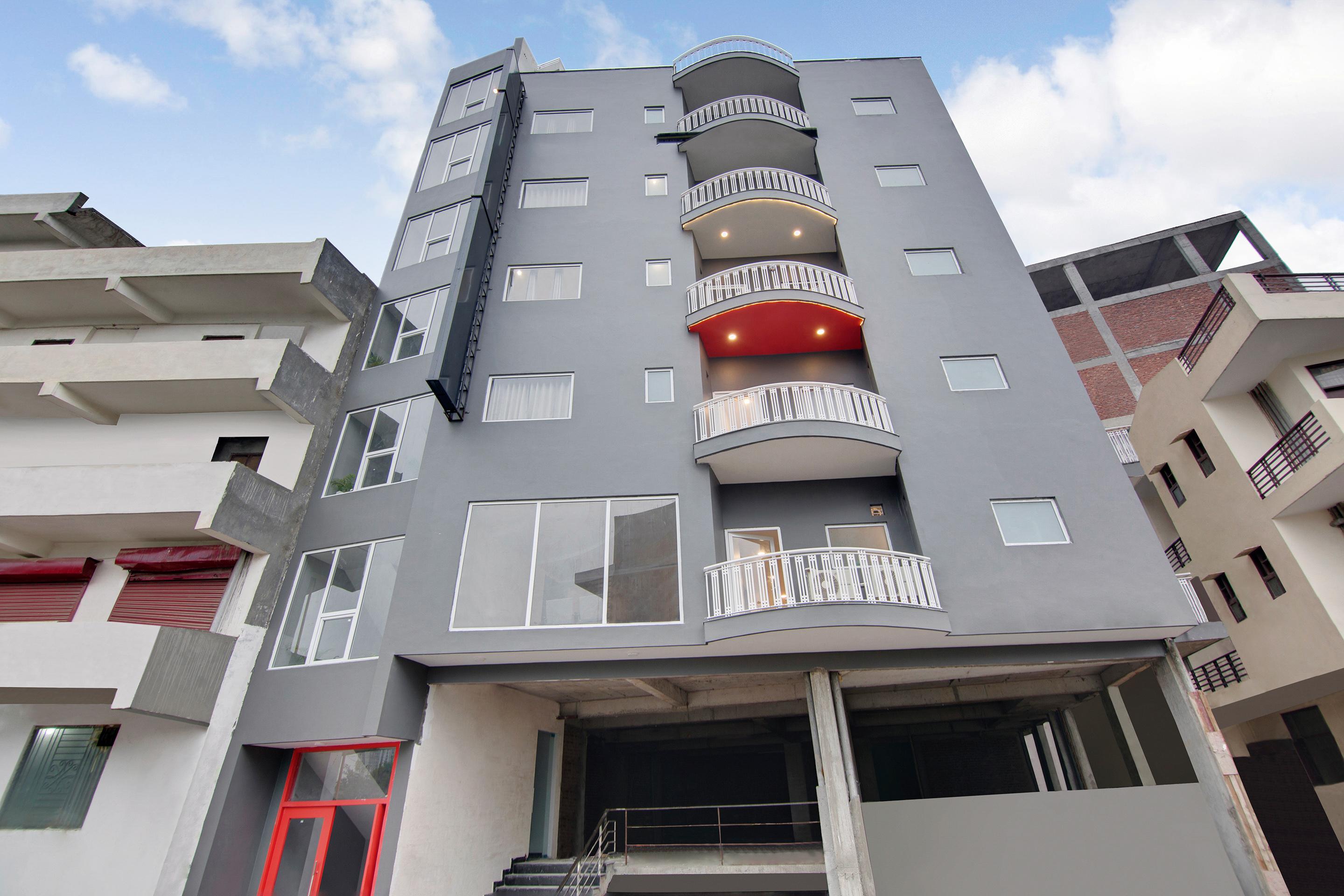 נוידה Townhouse Sector 49 Near Logix City Centre מראה חיצוני תמונה