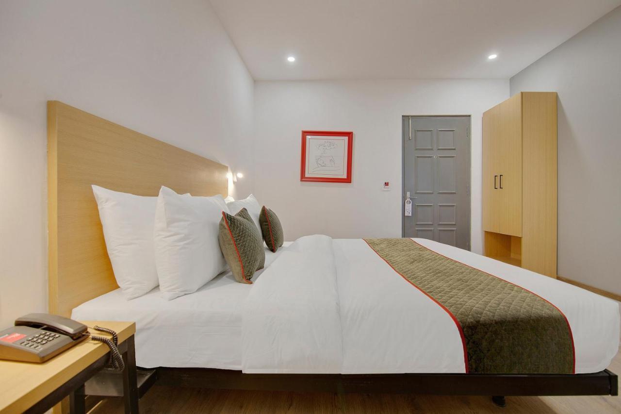 נוידה Townhouse Sector 49 Near Logix City Centre מראה חיצוני תמונה