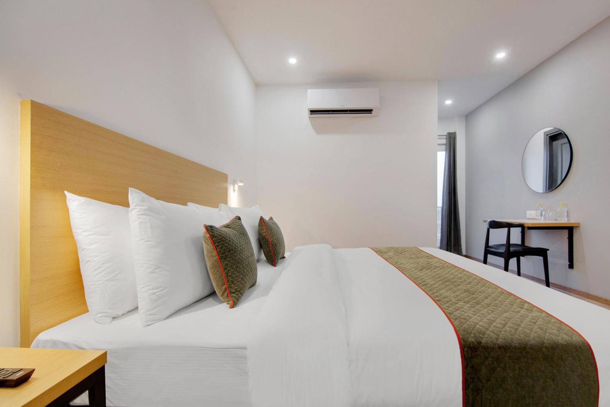 נוידה Townhouse Sector 49 Near Logix City Centre מראה חיצוני תמונה