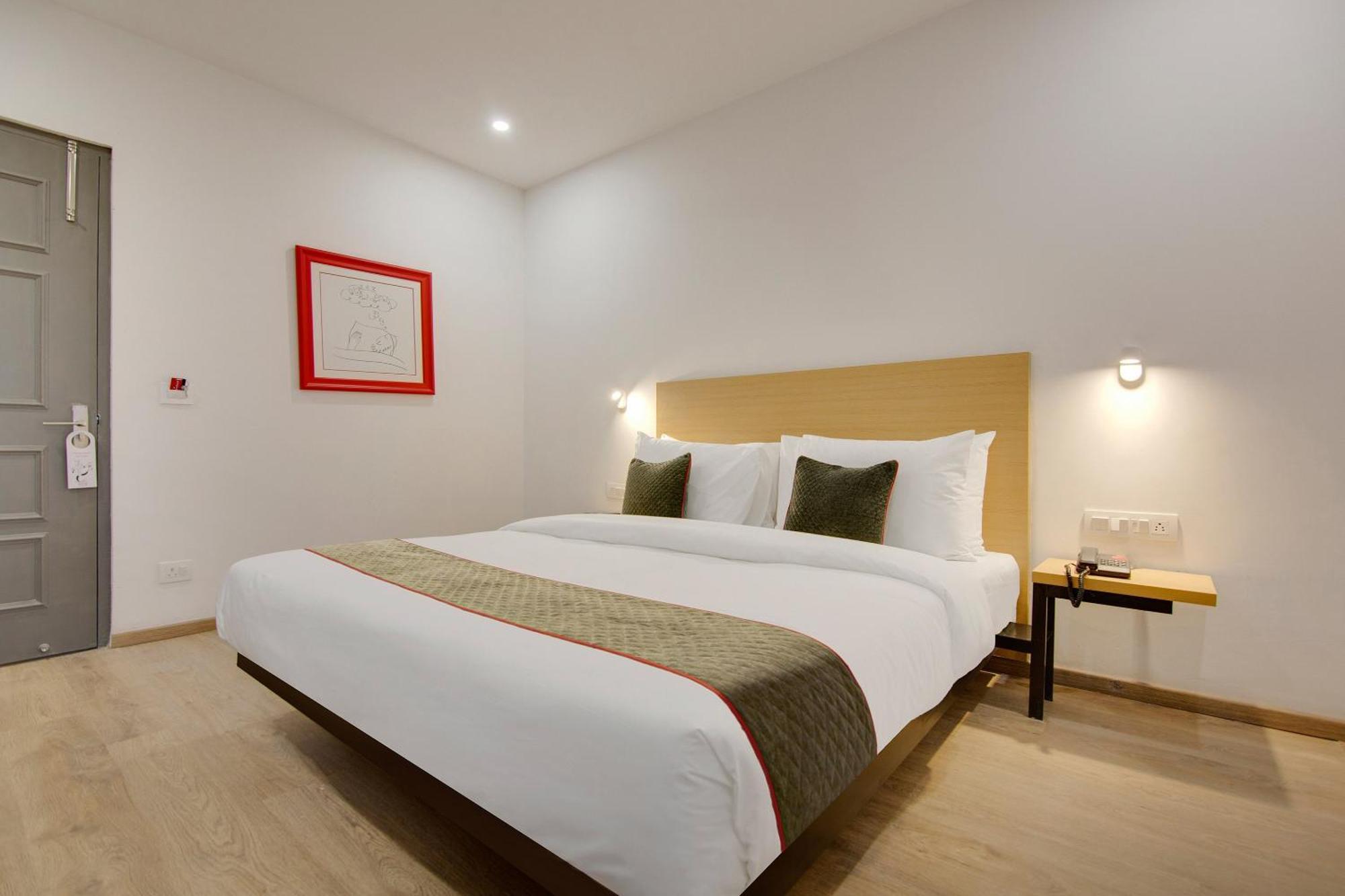 נוידה Townhouse Sector 49 Near Logix City Centre מראה חיצוני תמונה