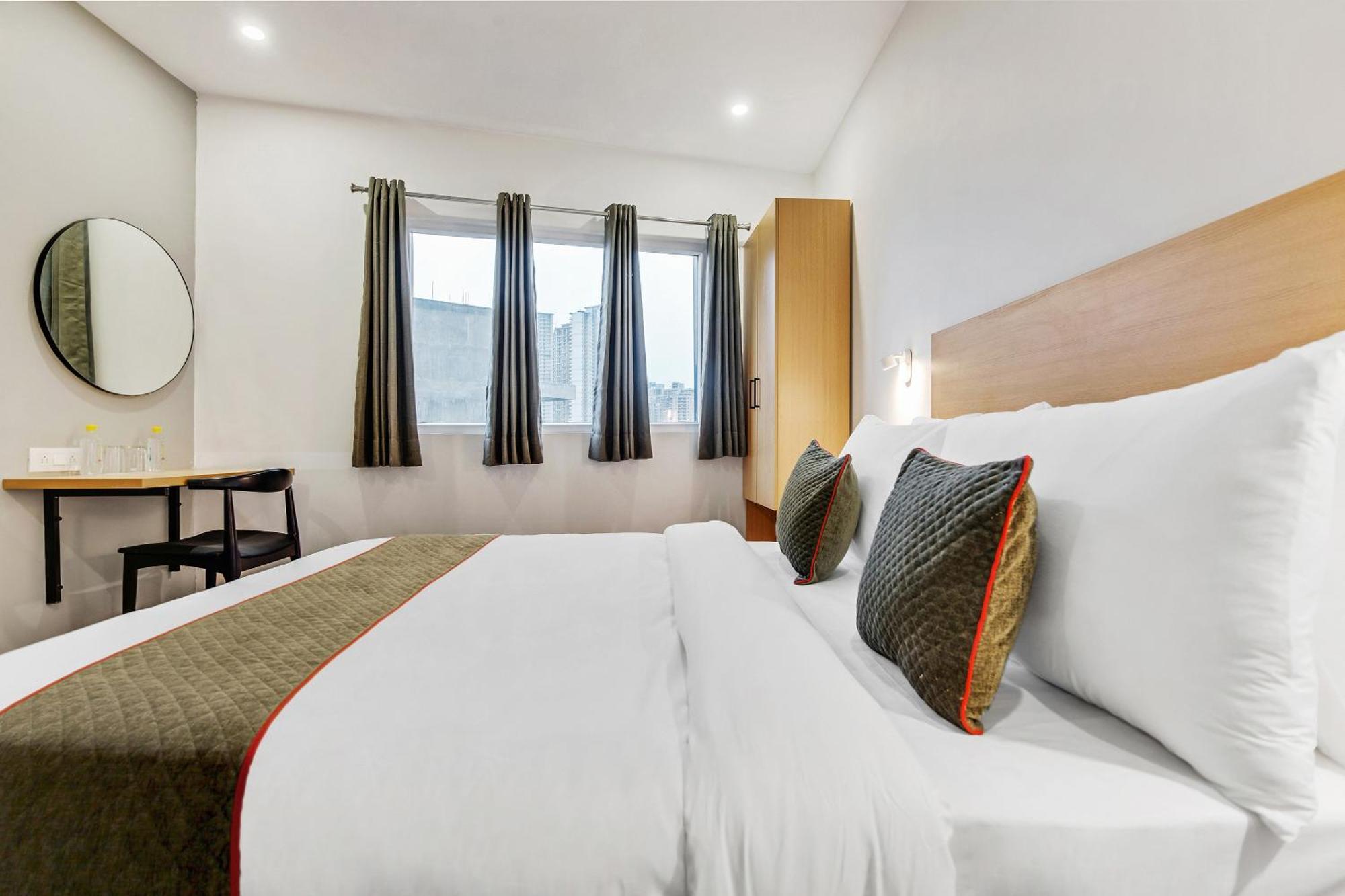 נוידה Townhouse Sector 49 Near Logix City Centre מראה חיצוני תמונה