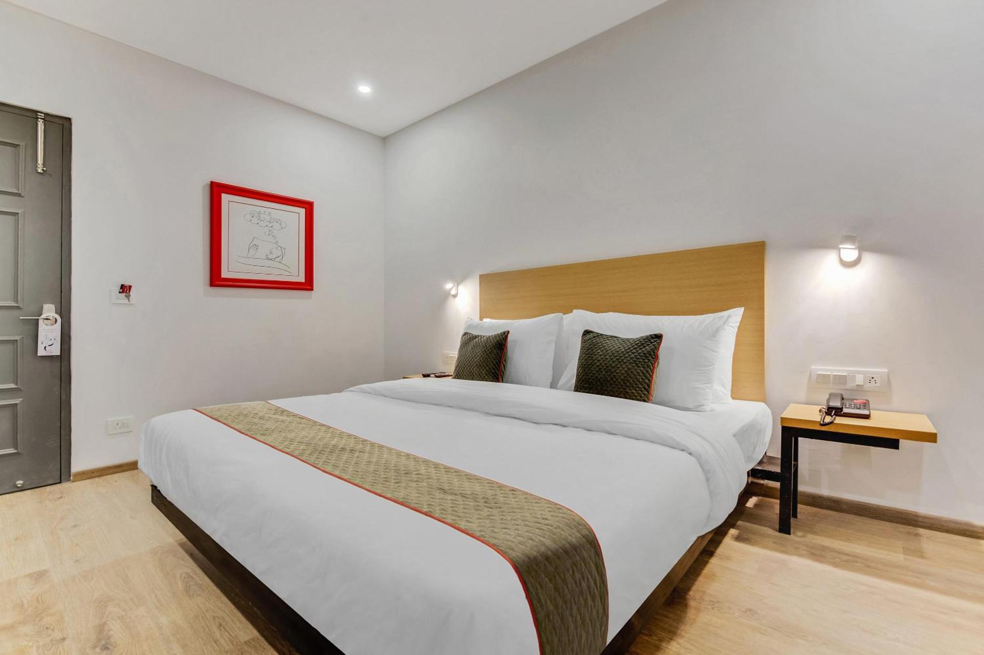 נוידה Townhouse Sector 49 Near Logix City Centre מראה חיצוני תמונה