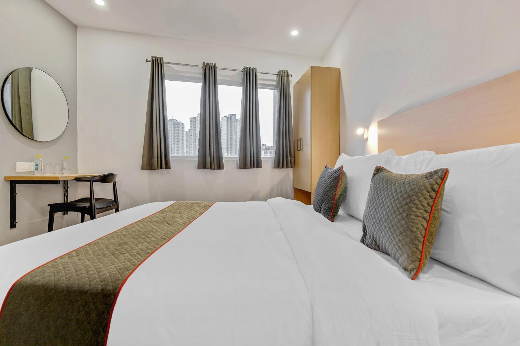 נוידה Townhouse Sector 49 Near Logix City Centre מראה חיצוני תמונה