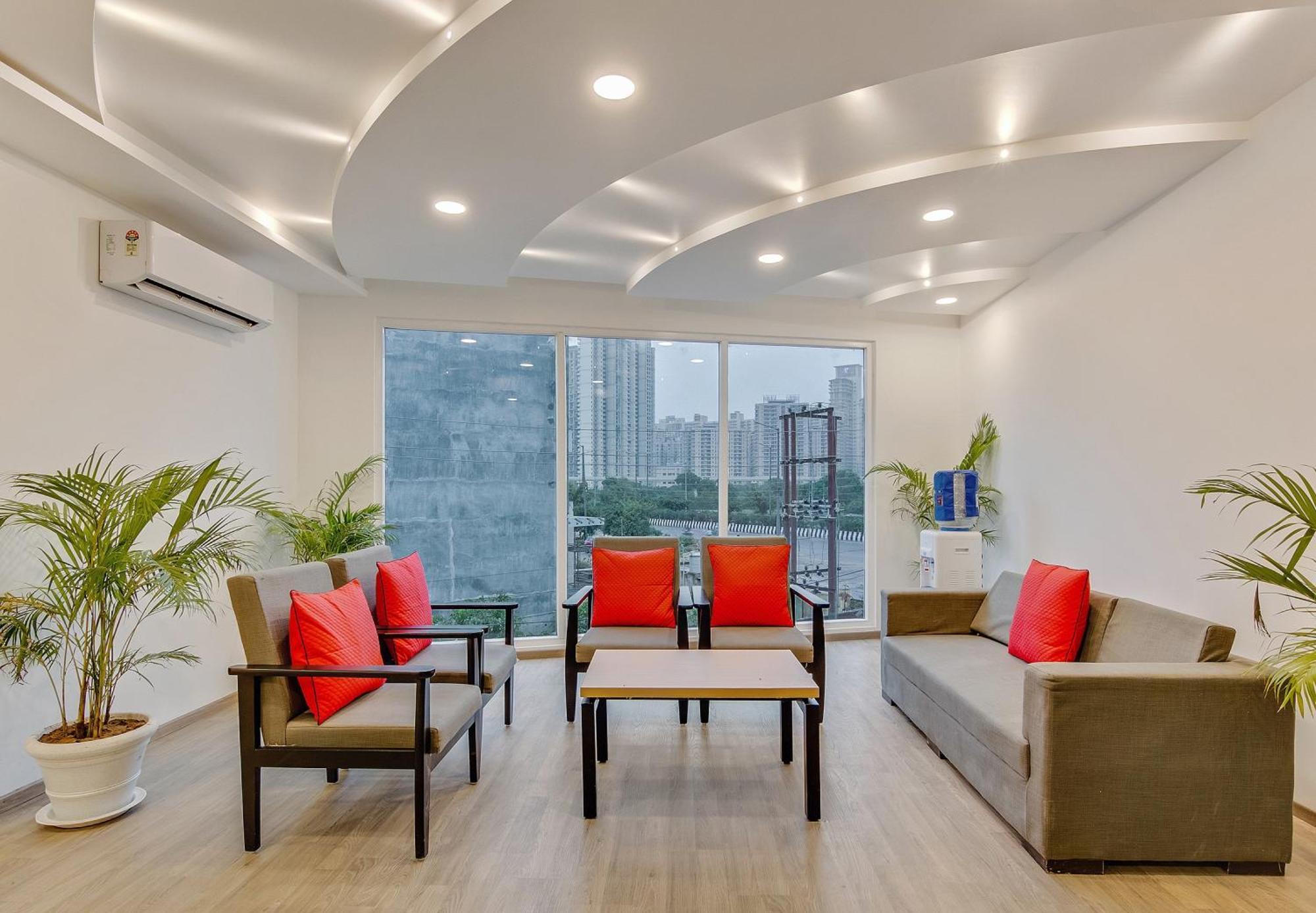נוידה Townhouse Sector 49 Near Logix City Centre מראה חיצוני תמונה