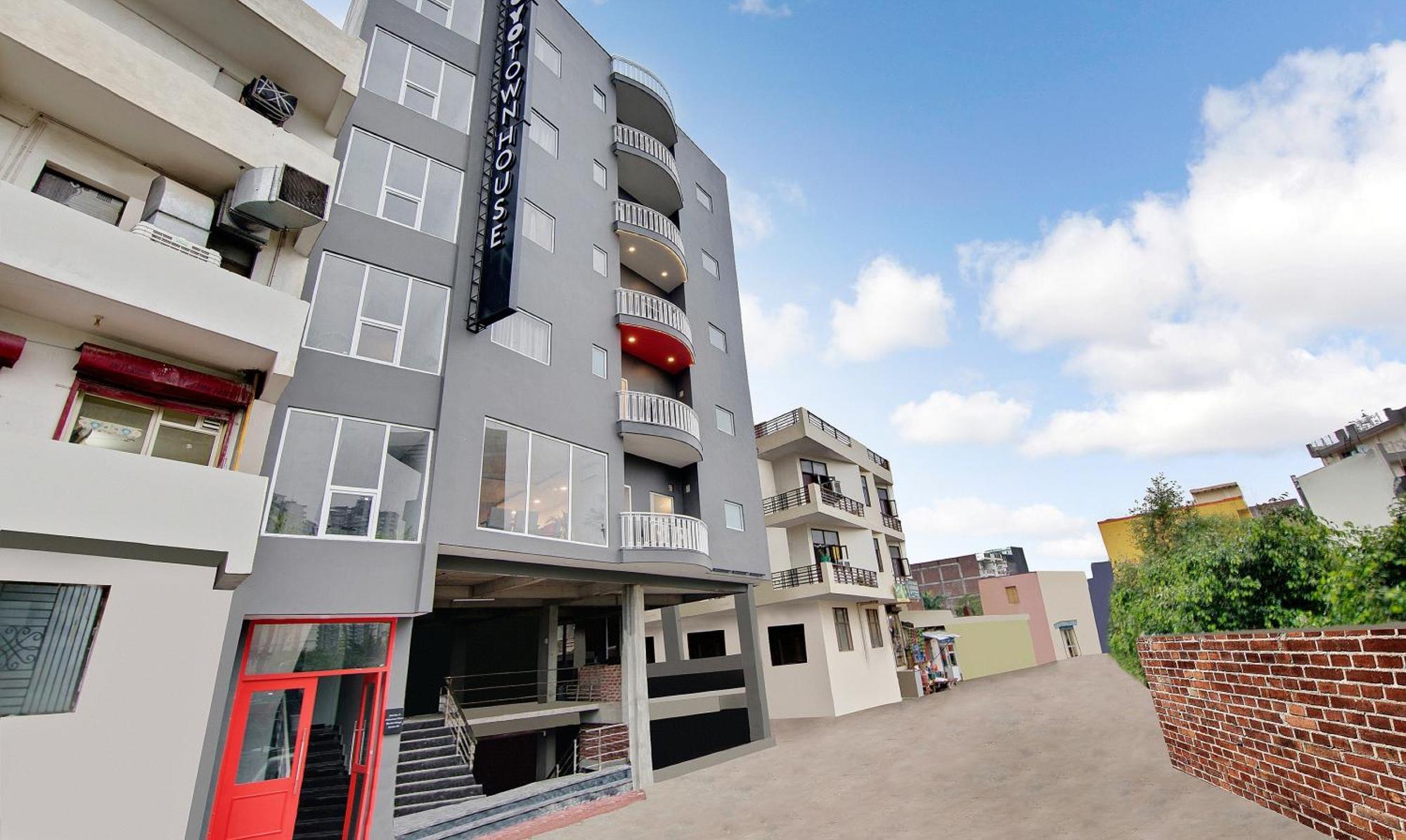 נוידה Townhouse Sector 49 Near Logix City Centre מראה חיצוני תמונה