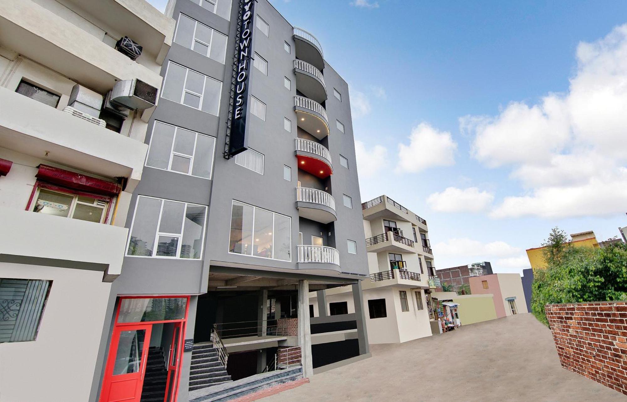נוידה Townhouse Sector 49 Near Logix City Centre מראה חיצוני תמונה