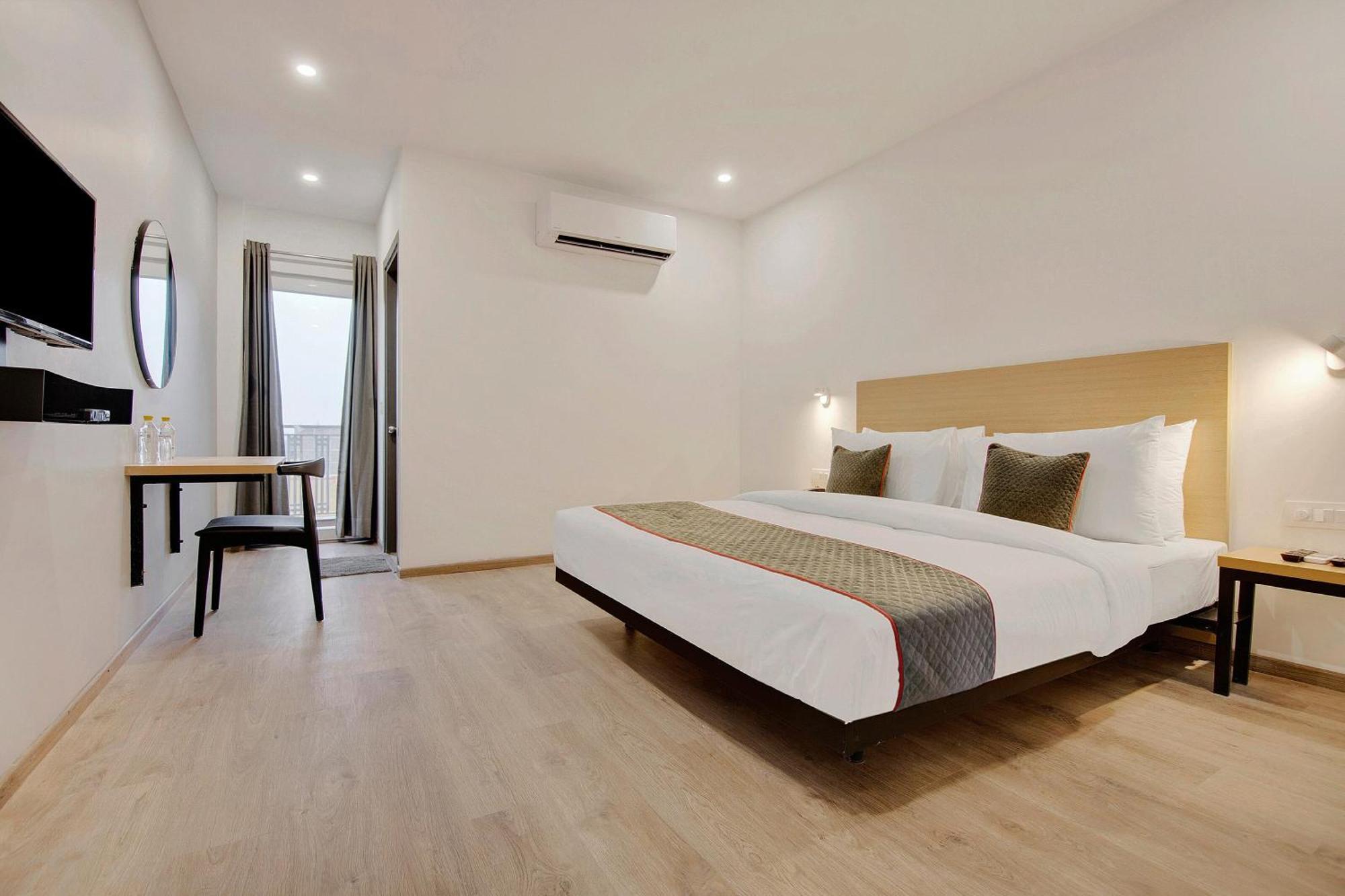 נוידה Townhouse Sector 49 Near Logix City Centre מראה חיצוני תמונה